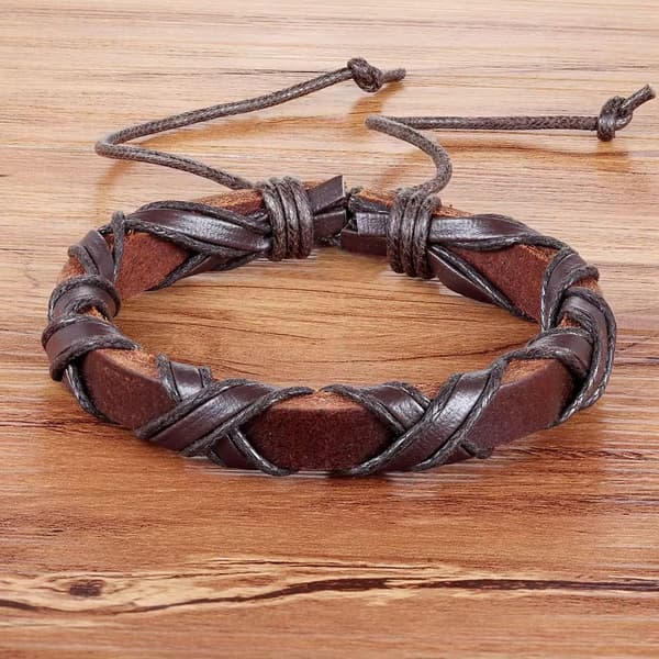 Handgjort flätat armband i äkta läder i stil brun för män