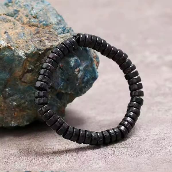 Handgjort armband för män träpärlor i svart bohemiskt