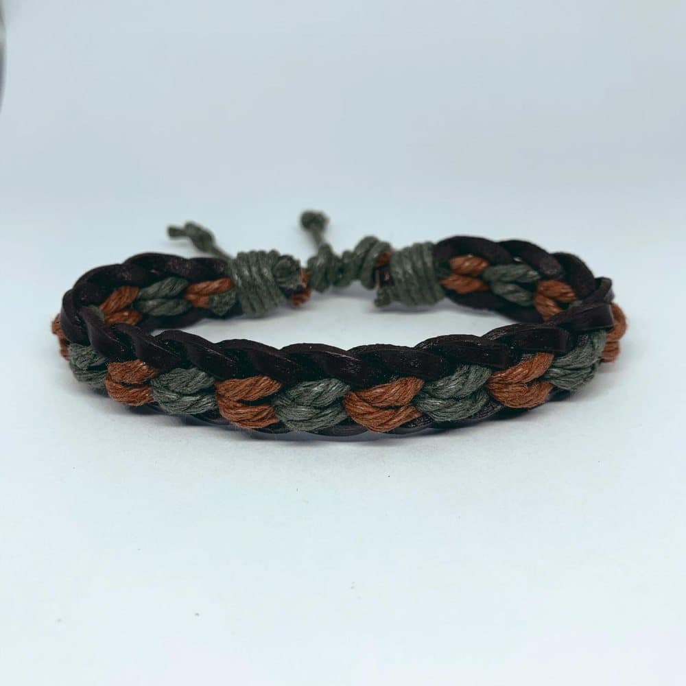 Handgjort armband för män äkta läder och färgade rep