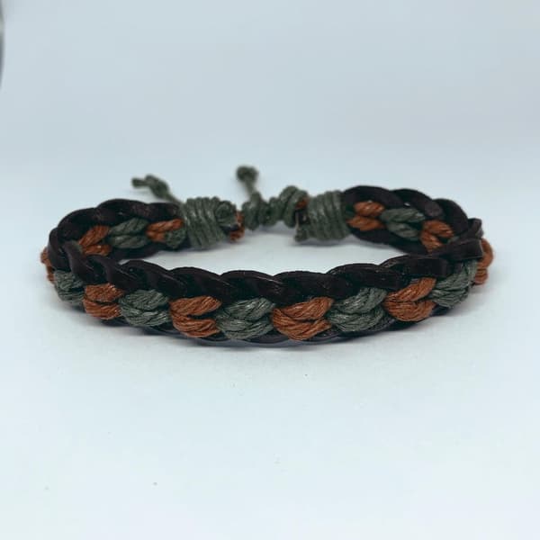 Handgjort armband för män äkta läder och färgade rep