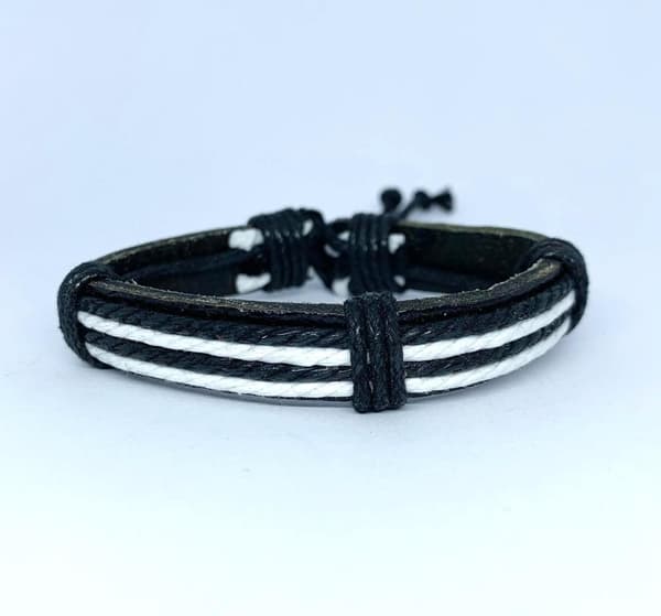 Handgjort armband i svart läder & svart-vitt snöre knut