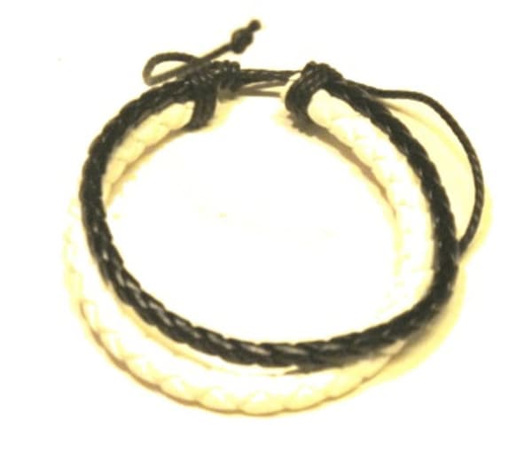 Armbånd - skinn, svart og hvitt
