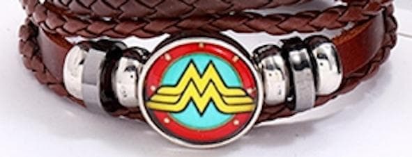Handgjort armband brunt läder wonder woman symbol