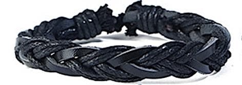 Handgjort armband i helsvart med både snören och läderband