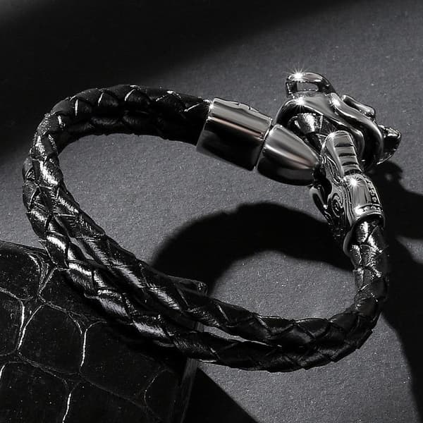 Handmade braided bracelet genuine leather with large skull in silver