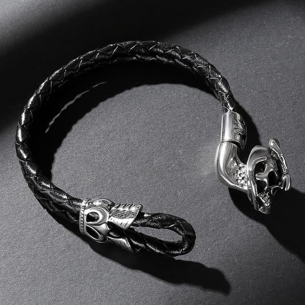 Handmade braided bracelet genuine leather with large skull in silver