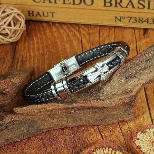 Bracelet in vegan leather & retro cross with stainless steel details