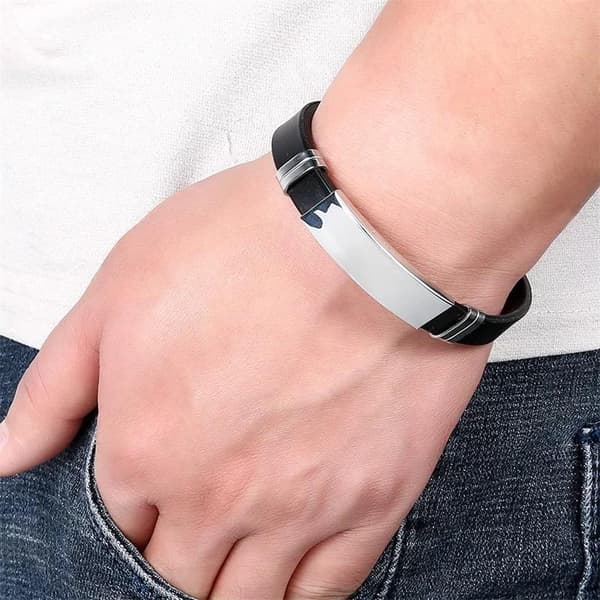 Armband i Svart - Rostfritt Stål & Silikon - Blank Silver Detalj
