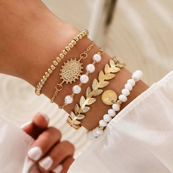 5 st Boho Guld Armband / Bangle med Vita Pärlor, Guldkulor & Löv