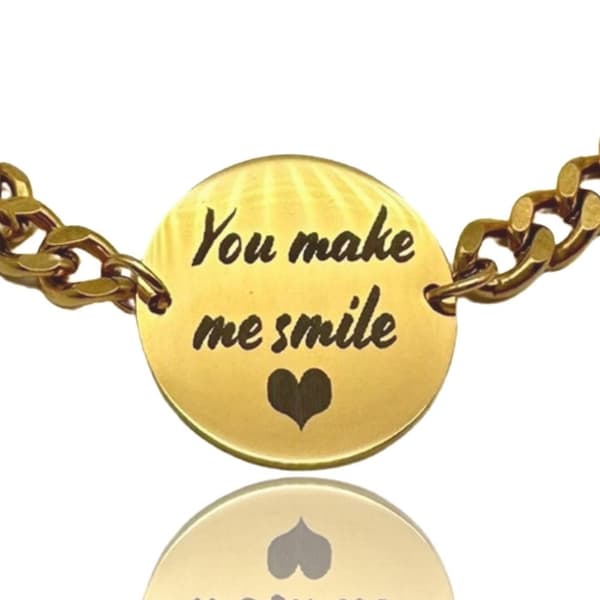 Armband i guld med text ''You make me smile' alla hjärtans dag present