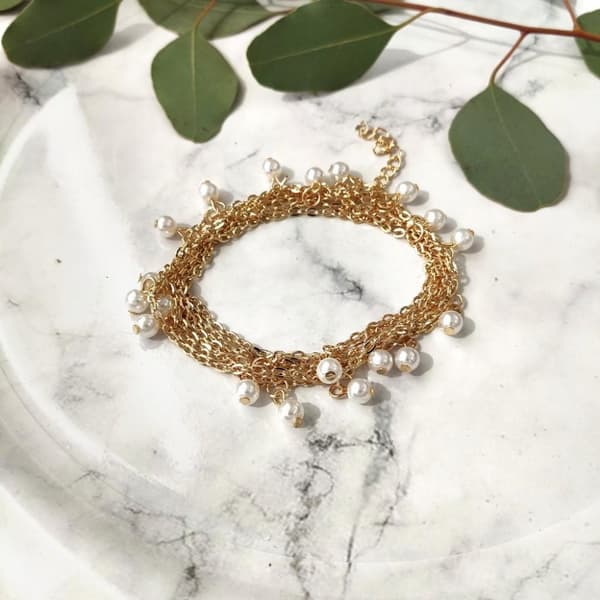 Lång Guld Kedja med Vita Pärlor - Armband / Halsband / Vristlänk