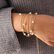 Lång Guld Kedja med Vita Pärlor - Armband / Halsband / Vristlänk