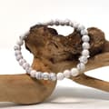 Miniatyrbild 3 av 4: Stabiliserande armband - SHOP-STORY - Vit Howlite - 6 mm - Unisex - 1 armband