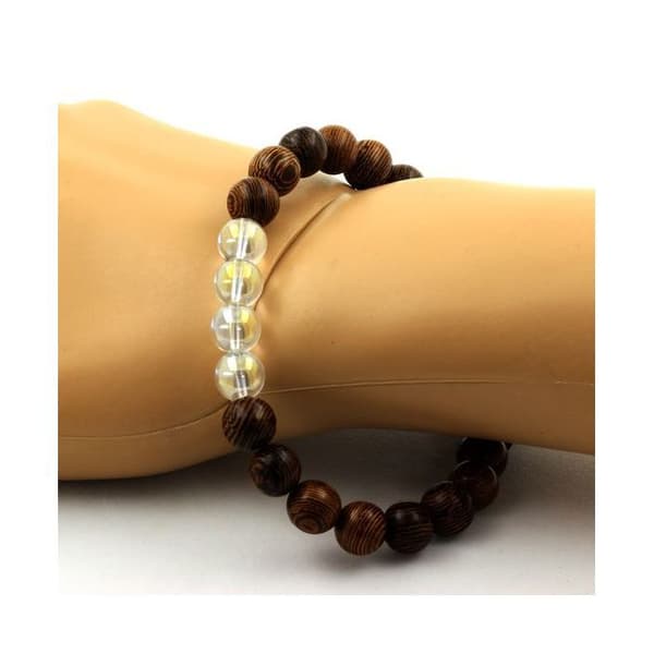 Stenar och mineraler. Titan Quartz Beads Armband + trä 8 mm. Tillverkad i Frankrike.