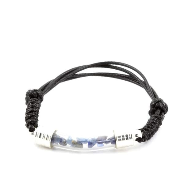 Stenar och mineraler. Rå safir armband. Svart färg.