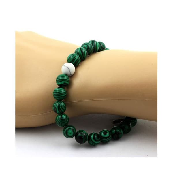 Armband i pärlor - ABIJOUX - Malakit och Howlite - 8 mm - Längd 19-20 cm - Tillverkad i Frankrike