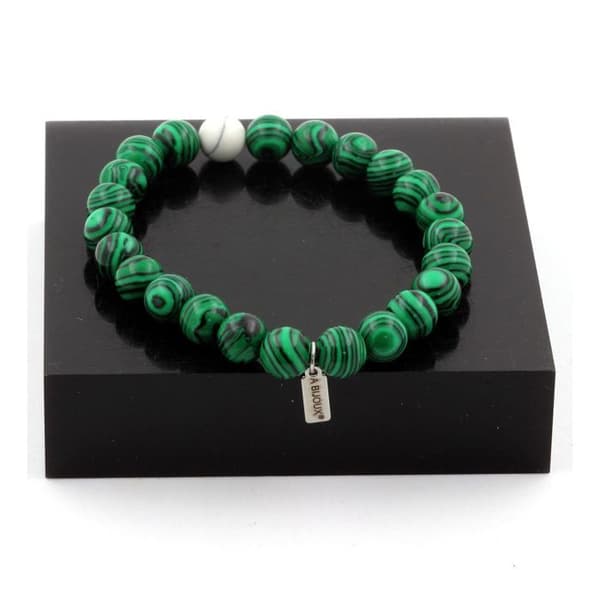 Armband i pärlor - ABIJOUX - Malakit och Howlite - 8 mm - Längd 19-20 cm - Tillverkad i Frankrike