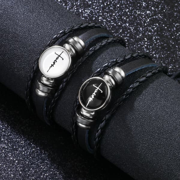 INF Hvit lærlenker armbånd med Faith glass spenne