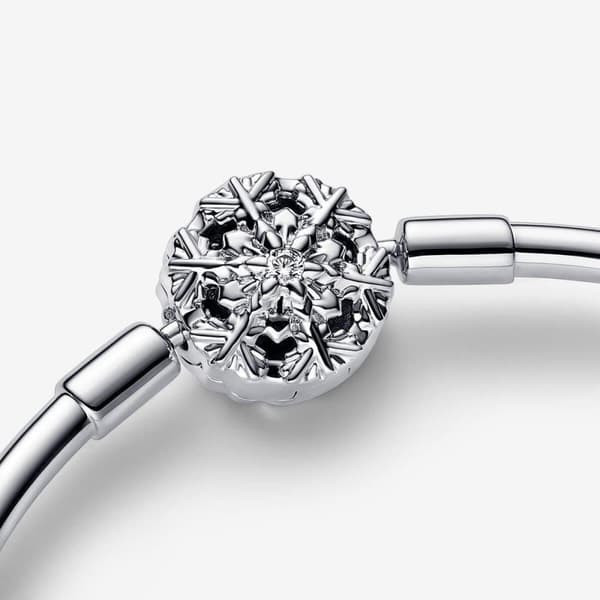Pandora Moments Sparkling Snowflake Spännarmband