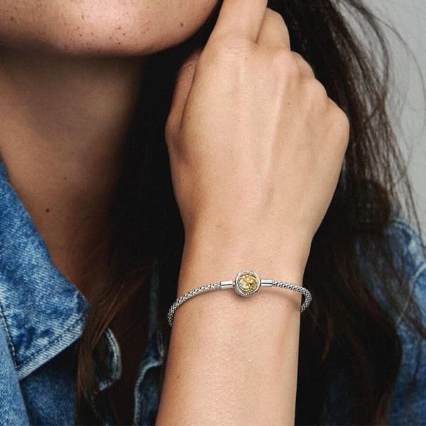 Game of Thrones House Sigil Buckle Pandora Moments nimetty ketjurannekoru