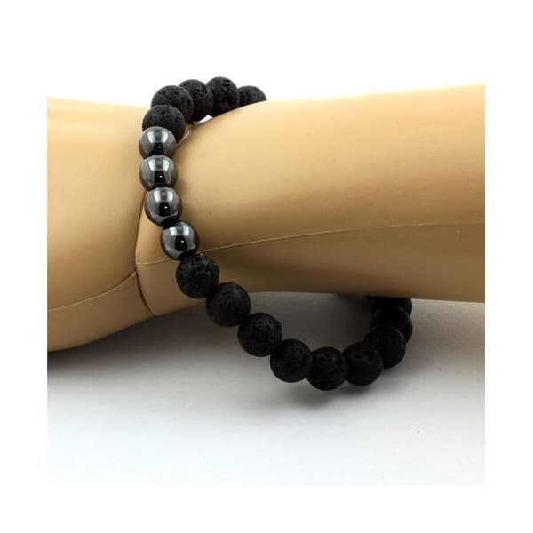 Stenar och mineraler. Lava + Hematite Beads Armband 8 mm. Tillverkad i Frankrike.