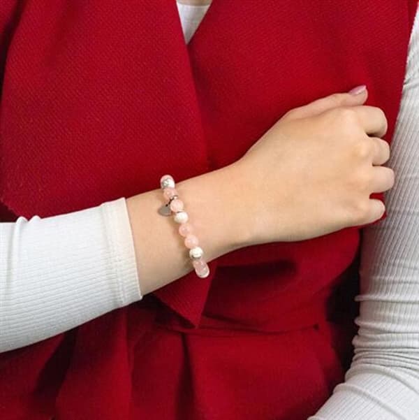 Armband i jade- och howlitpärlor MINK05/17