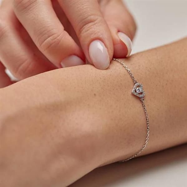 Armband i silver Hjärta med kubisk zirkon Infinite White Fancy FIW139