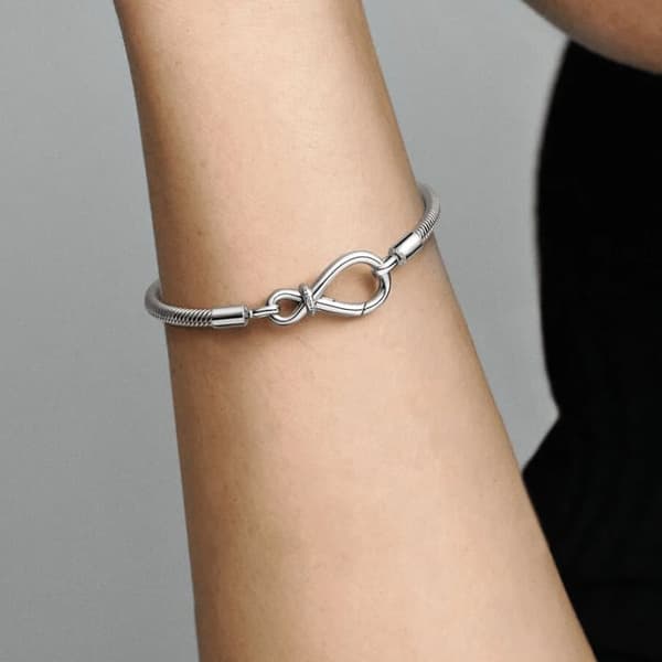 Pandora Moments Infinity Knot -rannekoru, 18 cm
