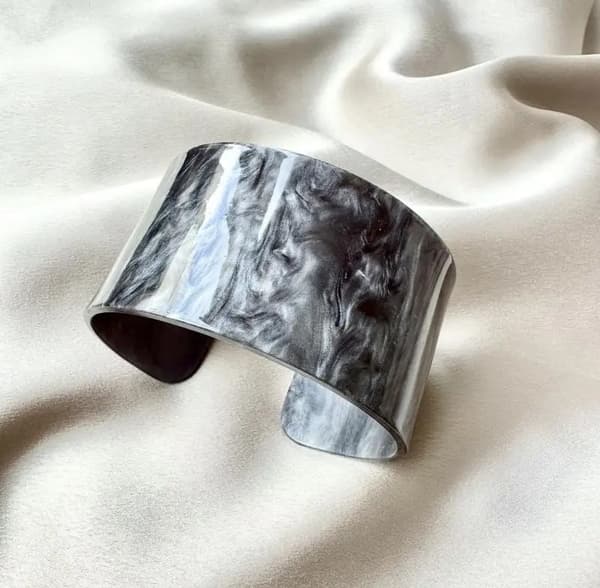 Resin cuff bracelet in several colors