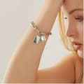 Miniatyrbild 3 av 3: Guess Woman Armband Crystal Tag JUBB01136JWRHRS Rostfritt stål hänge Crystal Logo hänge