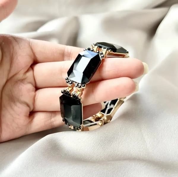 Agélii Fashion - Armband med rhinestones i flera färger