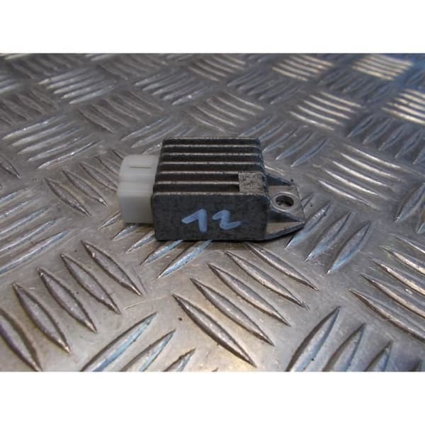 regulator 4-polig skoter kinesisk 50 125 kinesisk gy6 139qmb 1e40qmb 152qmi longjia znen baotian generisk keeway eurocka cpi jmstar- USED