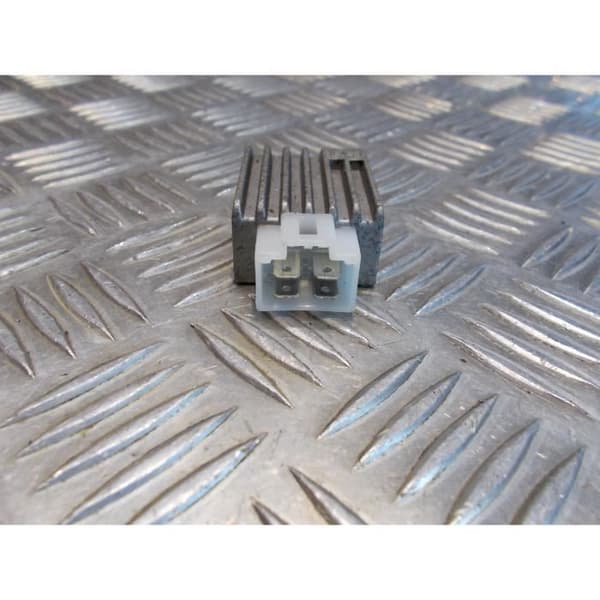 regulator 4-polig skoter kinesisk 50 125 kinesisk gy6 139qmb 1e40qmb 152qmi longjia znen baotian generisk keeway eurocka cpi jmstar- USED
