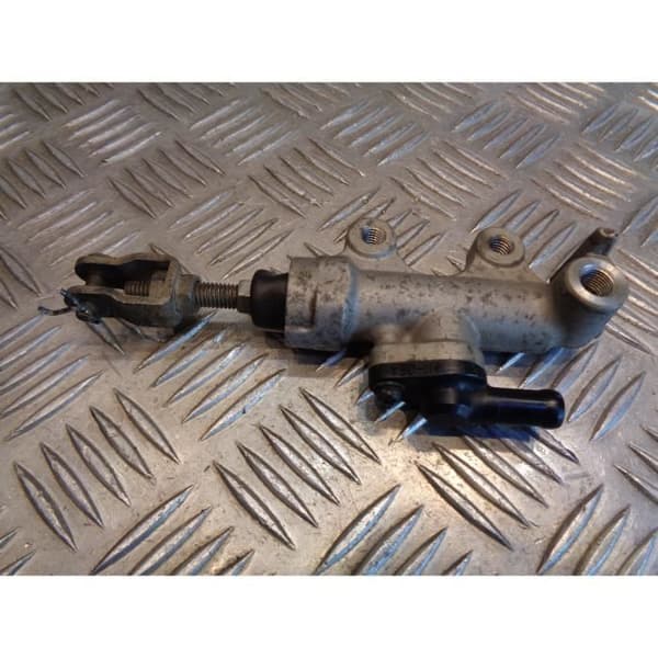 bakbroms huvudcylinder motorcykel suzuki gsf 600 bandit js1a8- USED