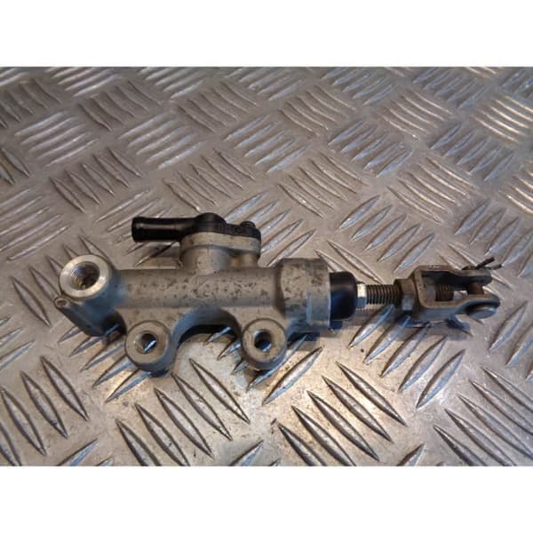 bakbroms huvudcylinder motorcykel suzuki gsf 600 bandit js1a8- USED