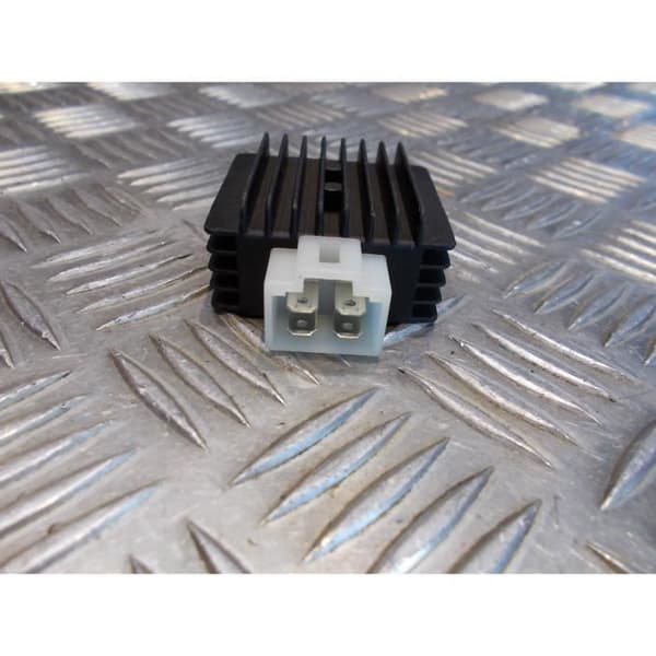 regulator 4-polig skoter kinesisk 50 125 kinesisk gy6 139qmb 1e40qmb 152qmi znen baotian eurockar jmstar generisk longjia adly keew- USED