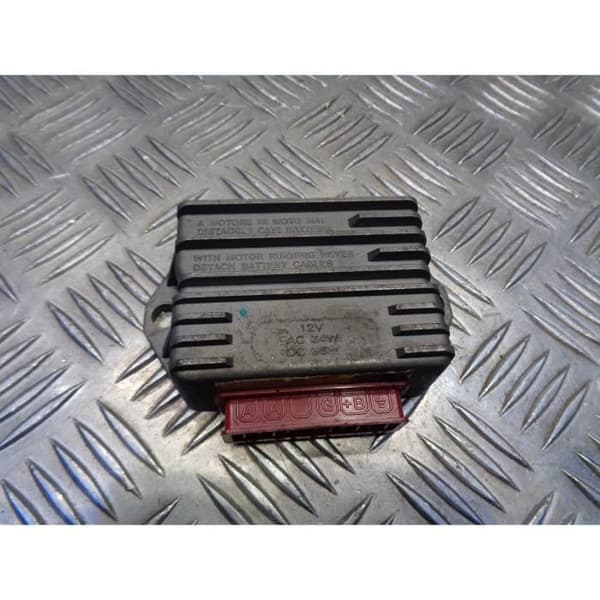 sparkcykel batteriladdningsregulator piaggio 50 zip 2t ssl1t 1992 - 96- USED