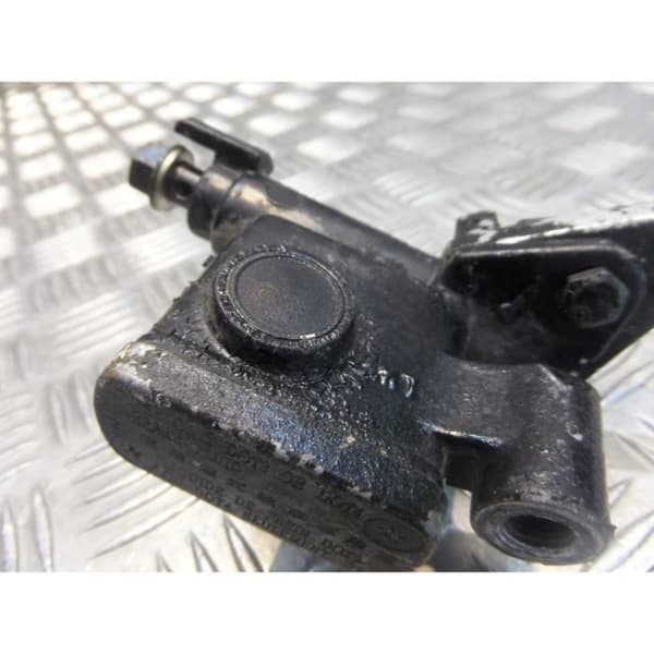 främre broms huvudcylinder skoter sym 125 joyride- USED