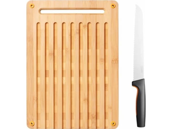 Fiskars FF leivänleikkuusetti: bambuleikkuulauta + leipäveitsi
