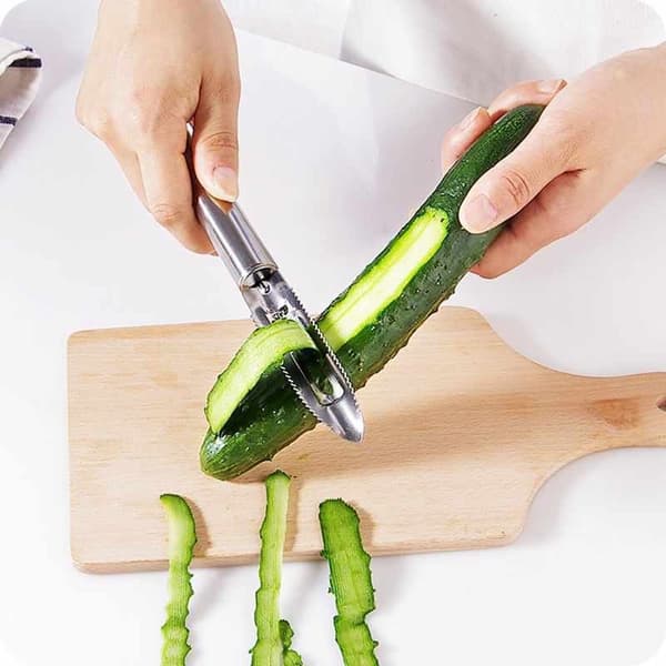 Fish Scale Remover/Fish Scaler - Stainless Steel Straight Serrated