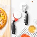 Pikkukuva 4 / 4: INF Ruostumattomasta teräksestä valmistettu pizzaleikkuri ergonomisella kahvalla