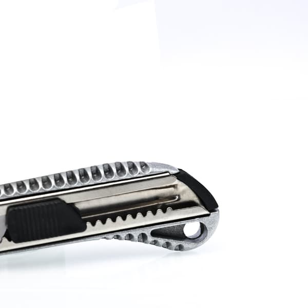 Tapetkniv i aluminium 100x18x0,5mm