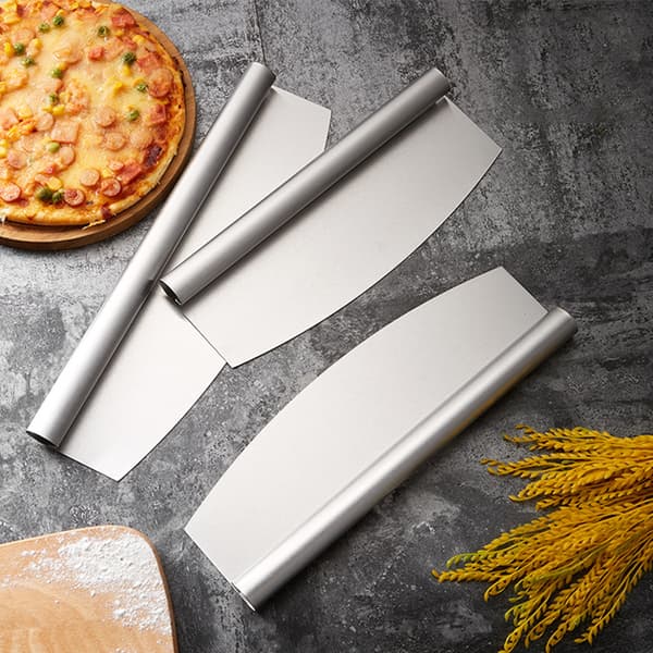 INF Pizzaskærer i rustfrit stål med vippeblad