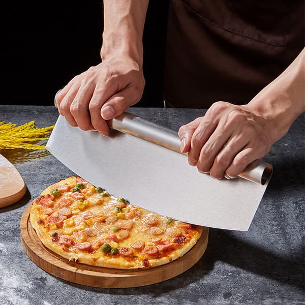 INF Pizzaskjærer i rustfritt stål med rockerblad