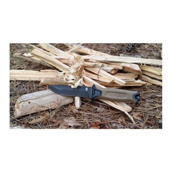Gerber StrongArm Coyote Smooth kniv, med svart keramisk beläggning, total längd 24,8 cm, tjocklek 4,8 mm, med slida