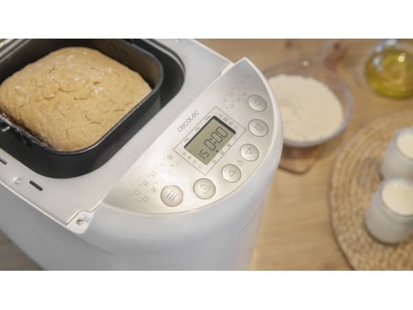 Cecotec Bread&Co 1000 Delicious, 1 kg, Katseluikkuna, Ajastin, Säädettävä reunanruskistuksen hallinta, Pidä lämpimänä-toiminto, 550 W