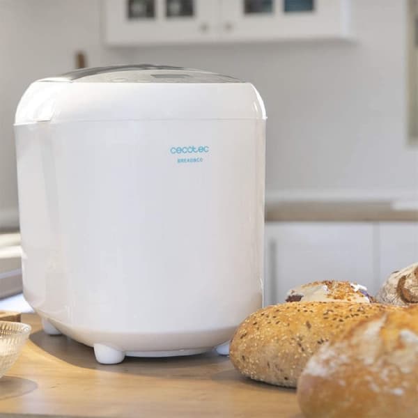 Cecotec 1 kg bread maker with 19 automatic programmes, programmable up to 15 hours and dishwasher-safe inner pot.