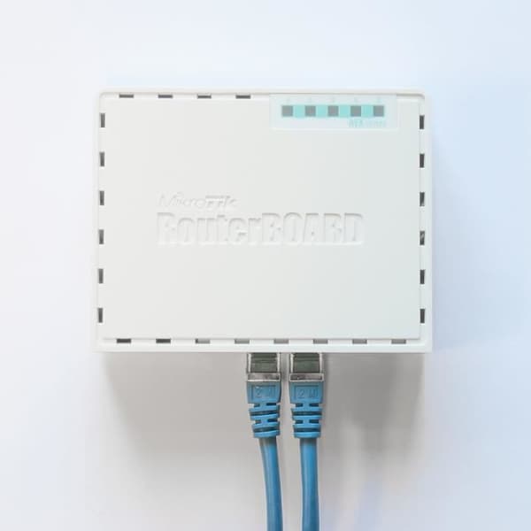 Mikrotik RB750GR3 Gigabit Ethernet-ansluten router Turkos, vit