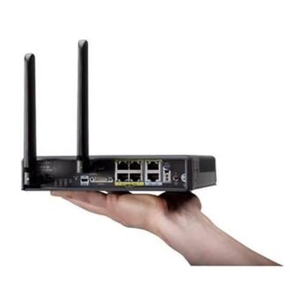 Cisco 819, Dual-band (2,4 GHz - 5 GHz), IEEE 802.11n, 300 Mbit-s, IEEE 802.11a, IEEE 802.11b, IEEE 802.11g, IEEE 802.- USED Svart