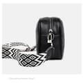 Pikkukuva 4 / 8: INF Nahkainen timanttitiloiltu crossbody-laukku vetoketjullisella taskulla 0
